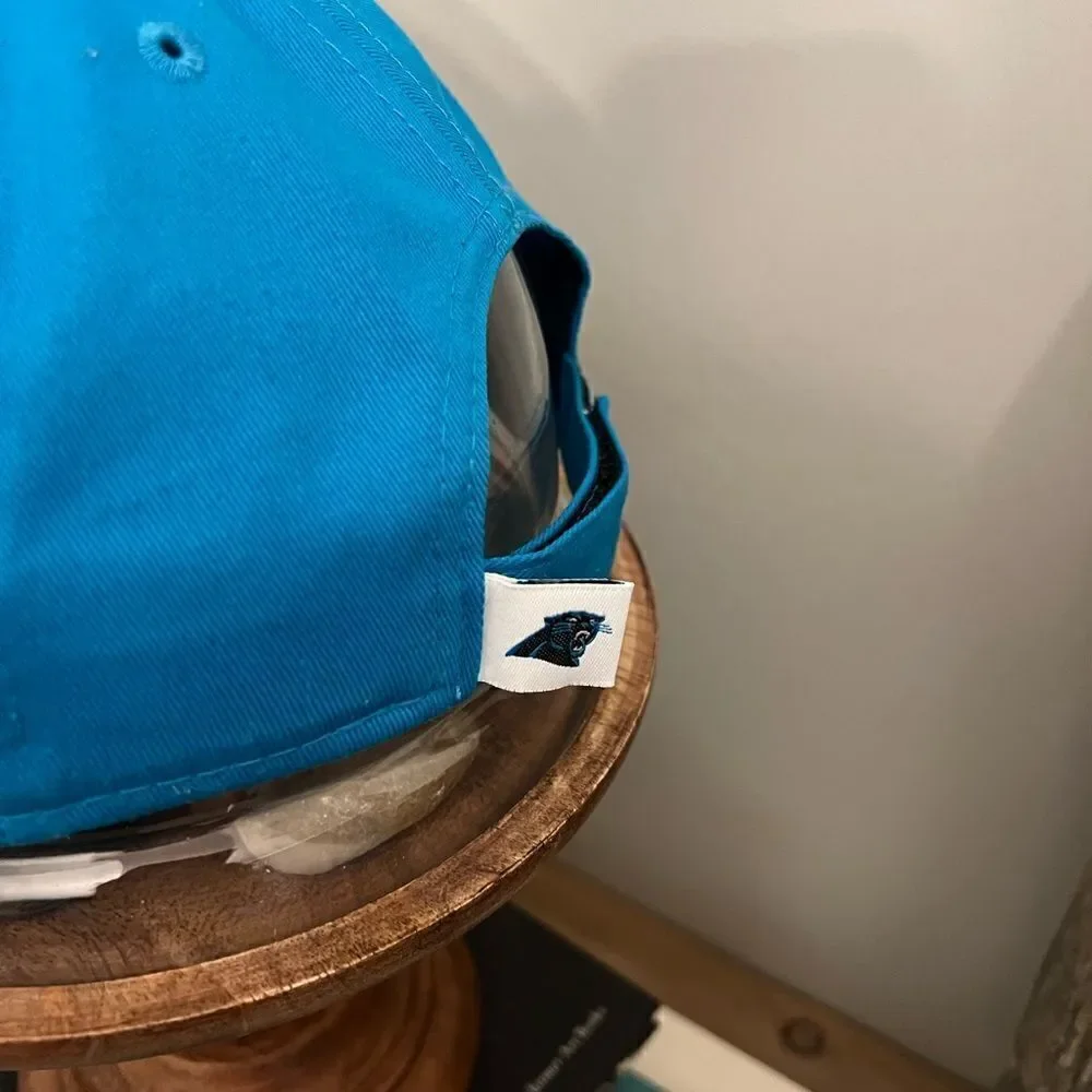 Carolina’s Panthers New Era 9Forty women’s adjustable NFL Hat. Cool Panther bill